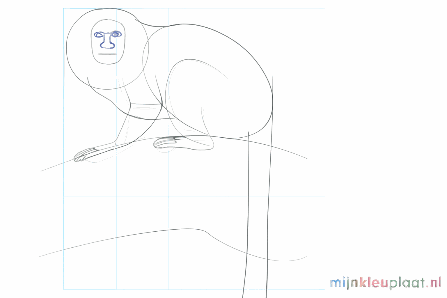 Détails du visage et petits doigts sur les mains.